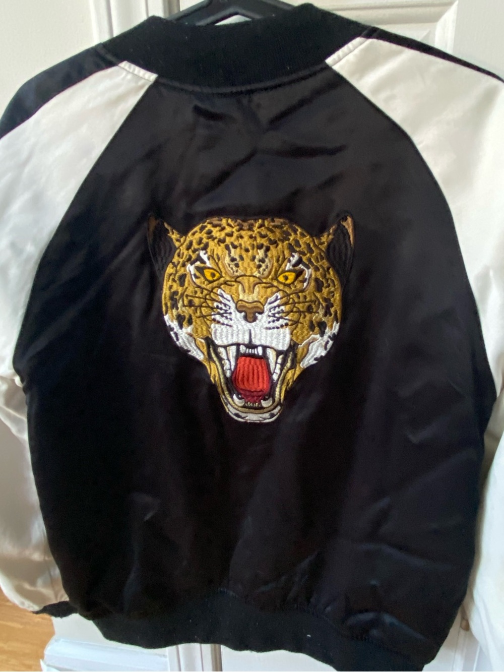 Kendall and Kylie wild at heart, tiger satin jacket size S